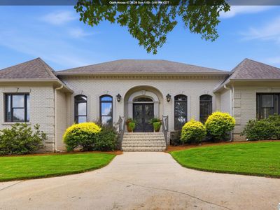 3758 Carisbrooke Dr