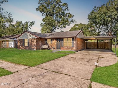 405 Thompson Loop