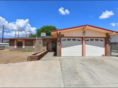 4805 Apis Ct