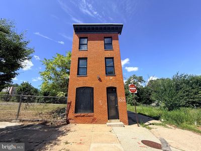 1622 W Baltimore St