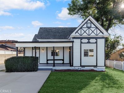 2060 E Cienega Ave
