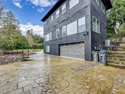 7500 NE Harborview Drive