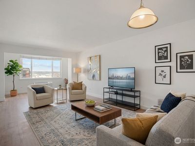 440 St. Helens Avenue #305