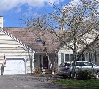 18 Bonwood Dr #402