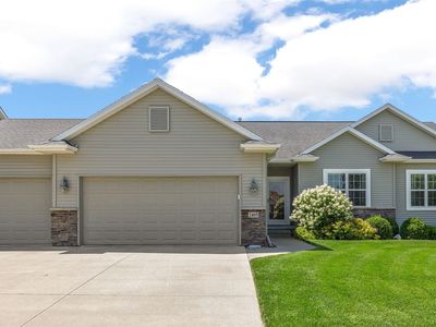 Property at 2405 Bridlewood Ct, Marion, IA