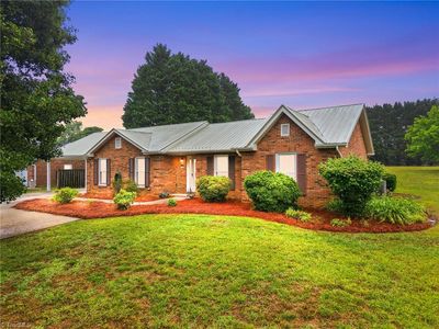 5200 Robin Ln