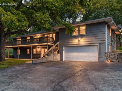 1075 W Farm Road 178