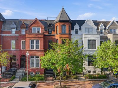 941 Westminster St NW