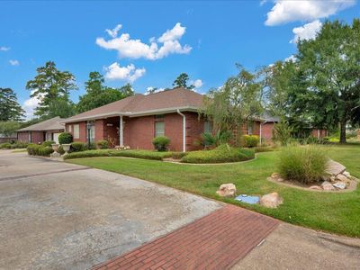 410 Winged Foot Dr