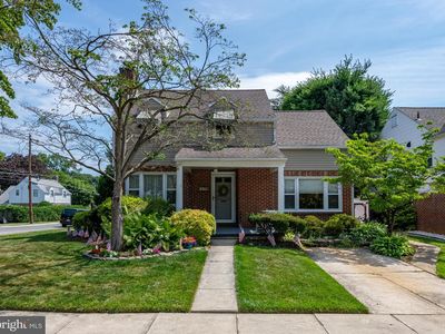 415 Lawrence Ave