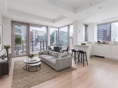 133 Seaport Blvd Unit 902