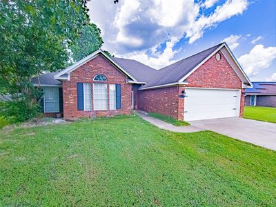 2704 Forrest Cir