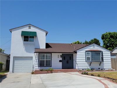 4521 Sultana Ave