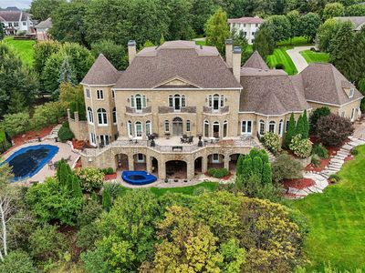 1746 Burr Oaks Dr