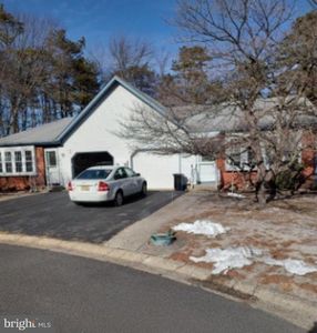 Property at 4B Easton Ct, Whiting, NJ