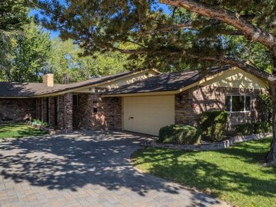 3015 Idlewild Dr