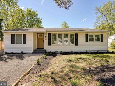 10 Bay View Ave