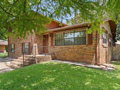 701 James Ct