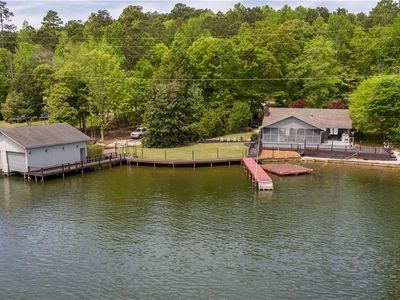 212 Lee Road 841