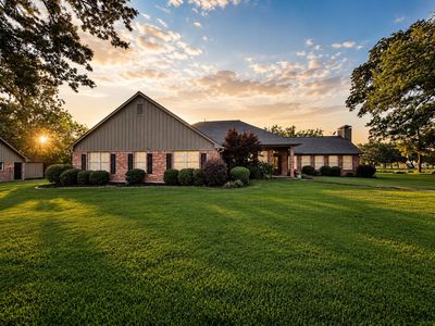 1079 Country Club Rd
