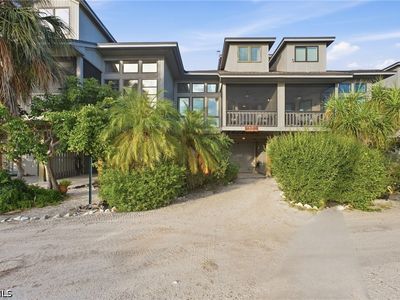 370 Townhouse Ln APT 65