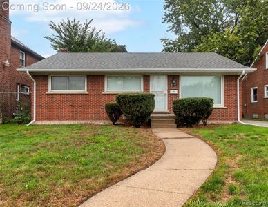 8791 E Outer Dr