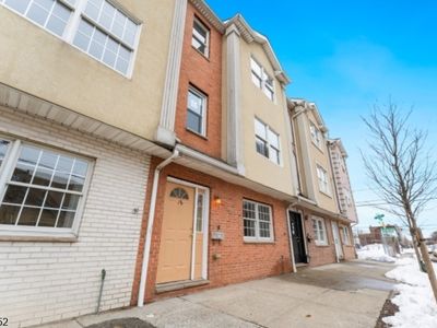 Property at 18 E Kinney St, Newark, NJ