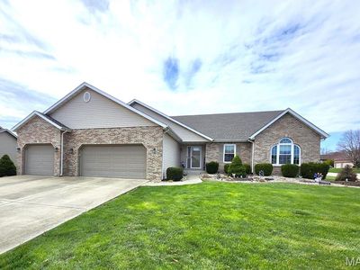 Property at 177 Oak Hill Dr, Maryville, IL