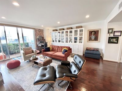 2016 Main St APT 2105