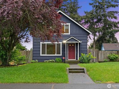 918 Maple Street