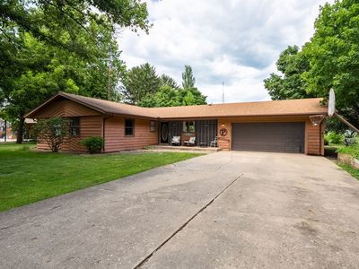 204 E Koopman Dr
