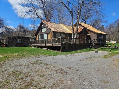 468 Travis Rd