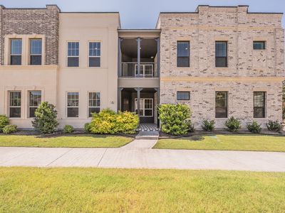 305 Sunset Ln #102