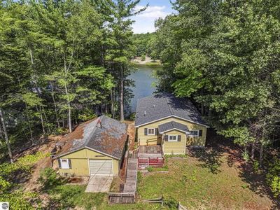 6469 N Vandermeulen Rd