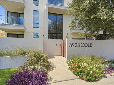 3923 Cole Ave Unit 201