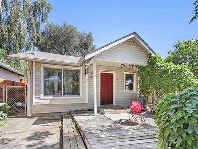 1113 Mormon St