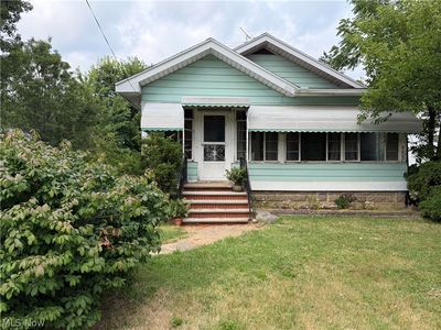 2048 Grafton Rd