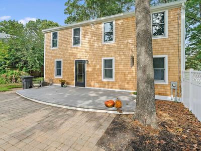 8 Winthrop Ave