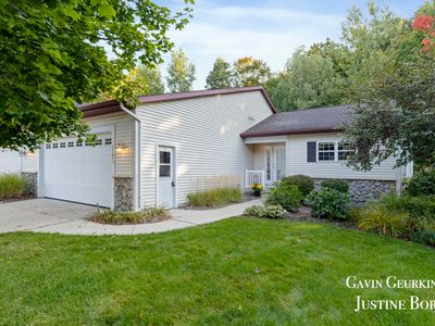 6701 Green Valley Ct SE