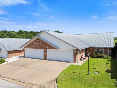 1807 Flagstone Dr
