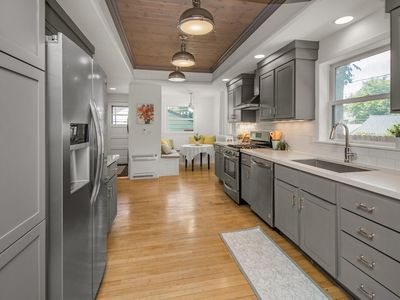 1031 Saint Clair Ave