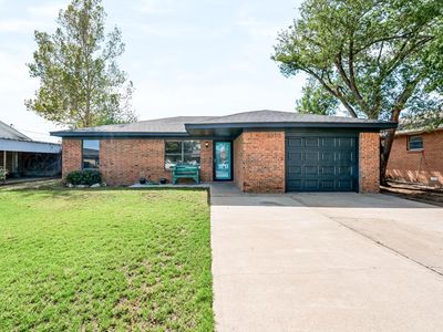 Property at 606 S Vaughn Ave, Fritch, TX
