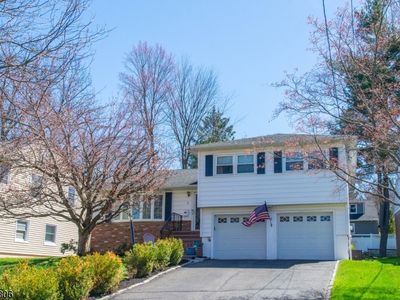 6 Sheridan Ave