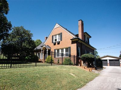 569 Rutherford Rd