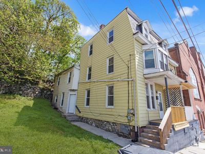 211 N 2nd St