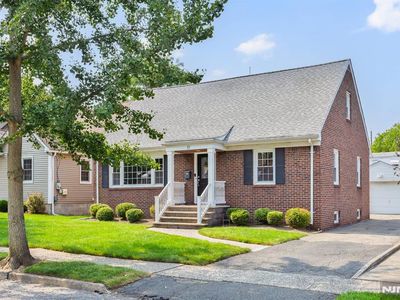 57 Hobart Ave