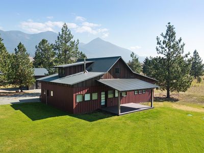 233 Acres Ln