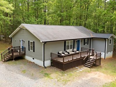 3200 Seven Springs Rd
