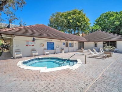 8437 Forest Hills Dr APT 304