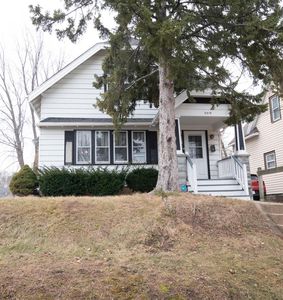 2019 East Saint Francis AVENUE